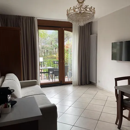 Ξενοδοχείο με διαμερίσματα Margherita With Pool & Hydromassage Cannobio